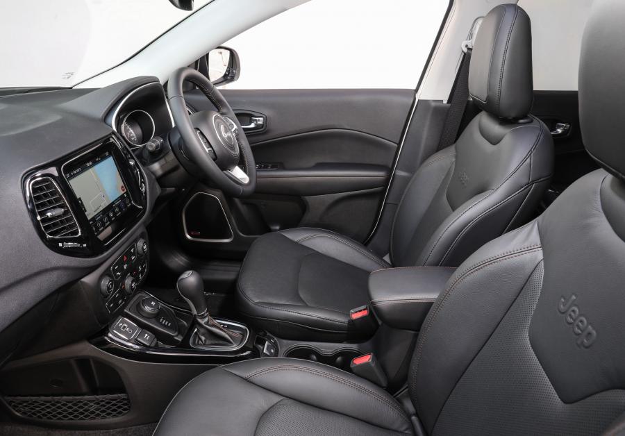 Интерьер Jeep Compass Limited (MP) 2017 года  (AU) (фото 11 из 41)